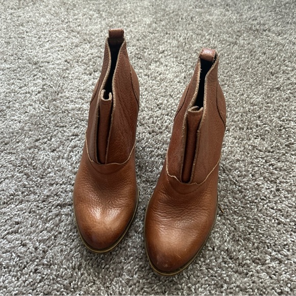 Lucky Brand Ankle Booties Camel Size 6.5 - Picture 2 of 11